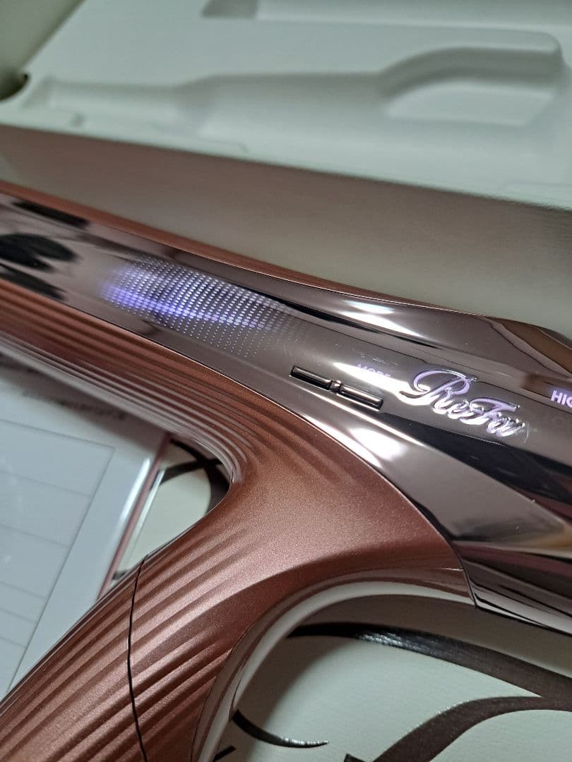 リファ ドライヤースマートW ダブル Refa 2024年製　海外対応　ピンク