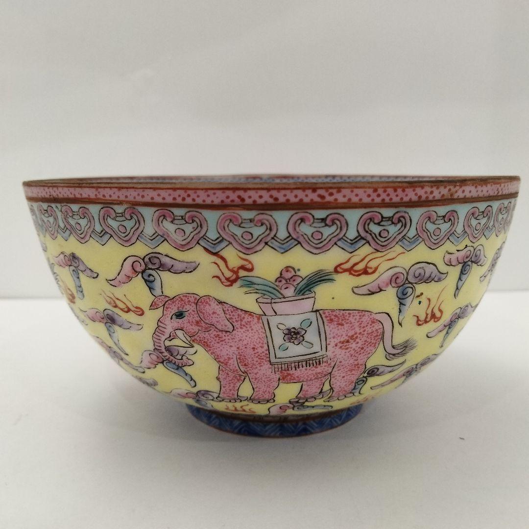 W318-1 清代 乾隆年製 中国古玩 粉砕四獣文鉢 薄造り 粉彩花文茶碗