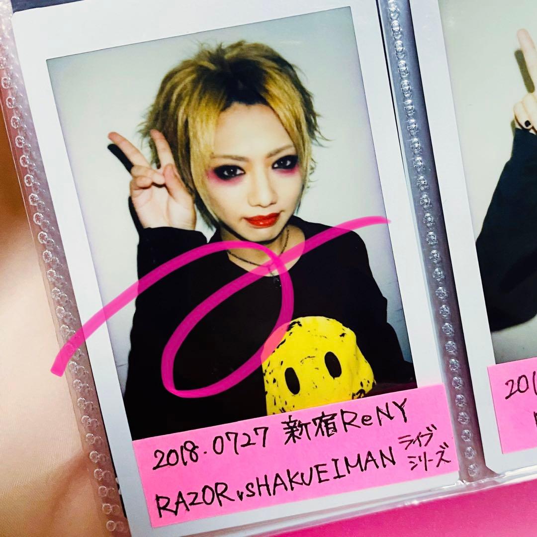 RAZOR IZA 個人チェキ - メルカリ