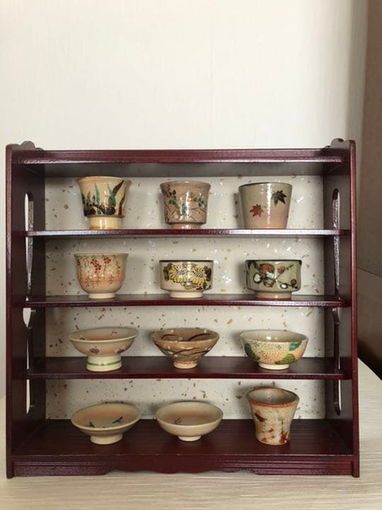 12か月ぐい呑み揃飾り棚付き