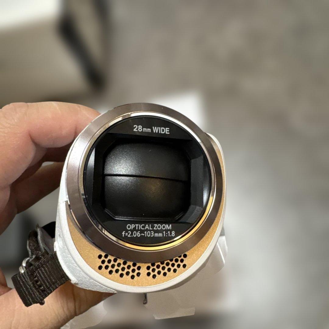 ほぼ未使用　【卒業・卒園式におすすめ】HC-W580M ビデオカメラ