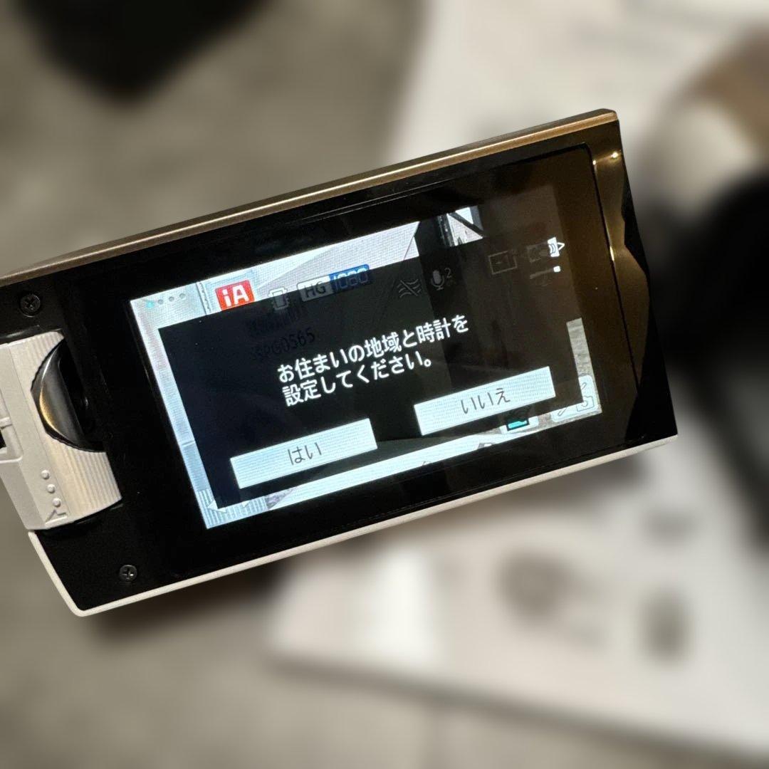 ほぼ未使用　【卒業・卒園式におすすめ】HC-W580M ビデオカメラ