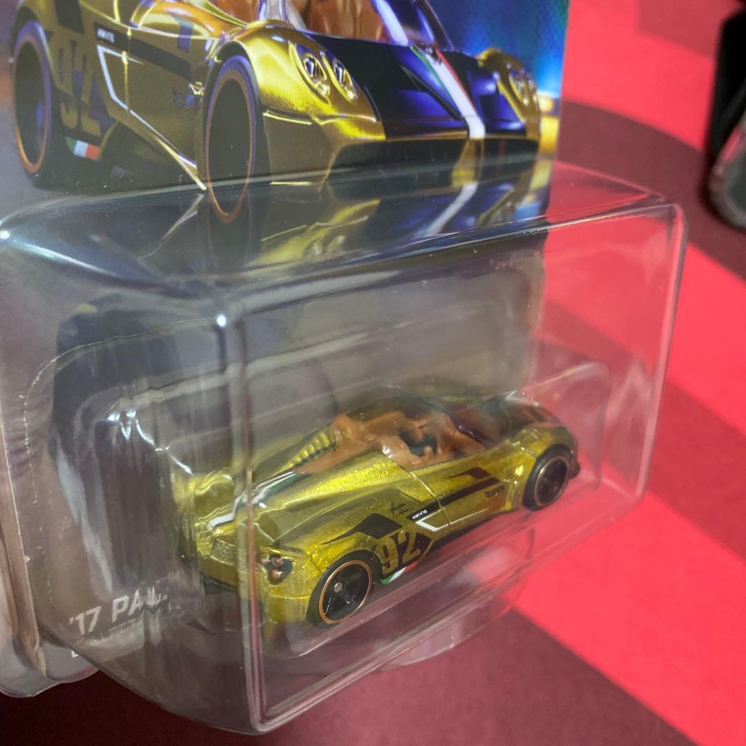 ミニカー Hot Wheels NFT Pagani Huayra Roadster