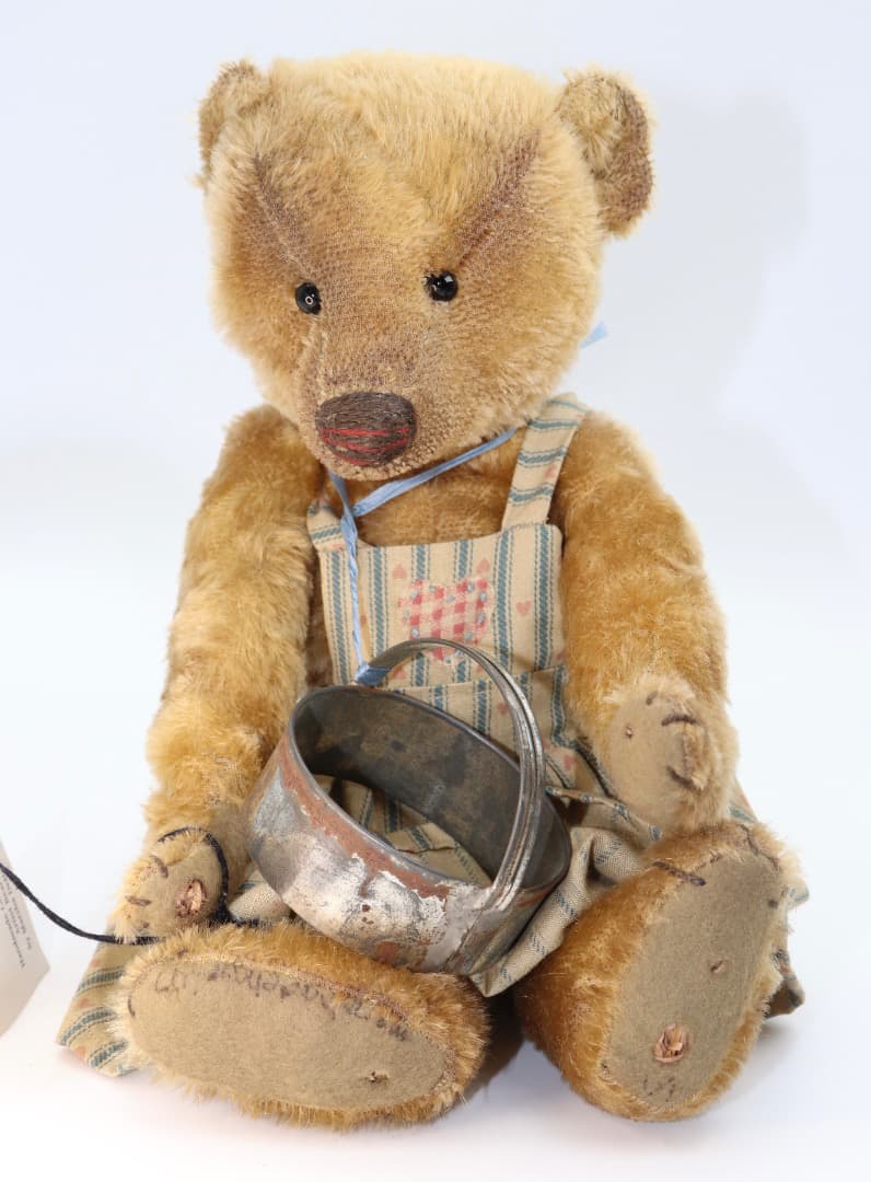 テディベア2体とバードハウス、アメリカンカントリーチェスト合計4個