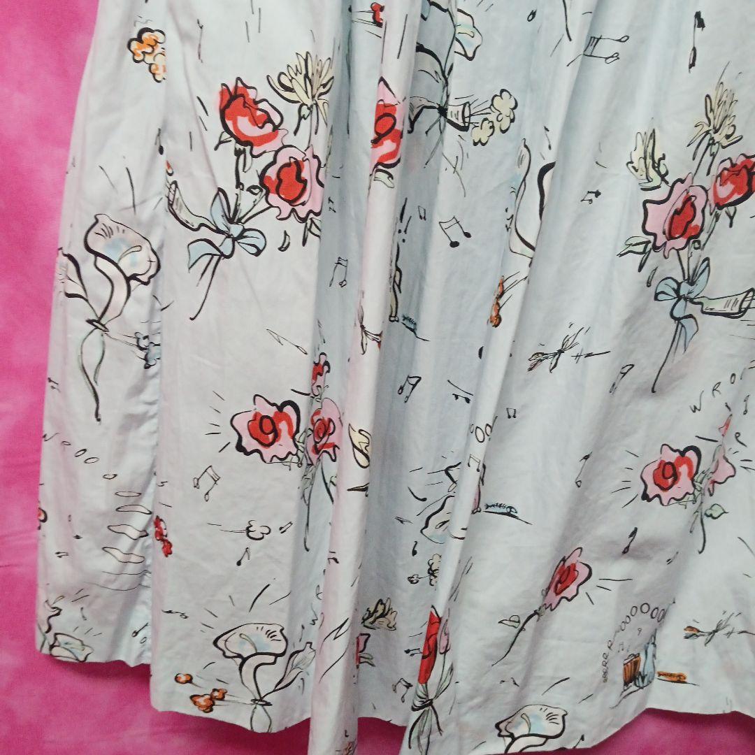 この夏はプラダ！　軽やかなスカート　水色　L イタリア製　¥18000 ↓