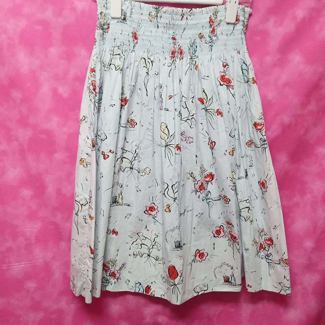 この夏はプラダ！　軽やかなスカート　水色　L イタリア製　¥18000 ↓