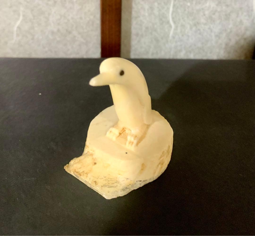 希少鯨の歯マッコウクジラペンギンの置物