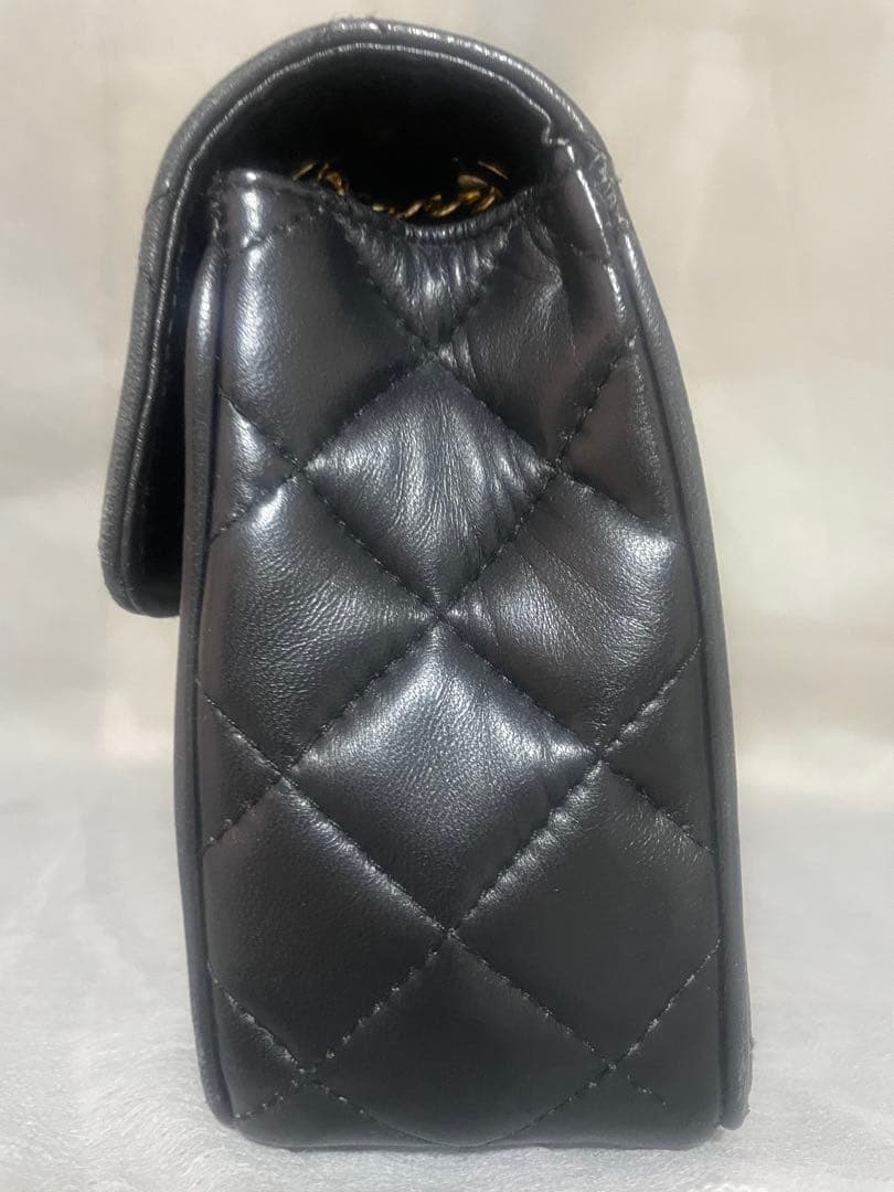 ひ*り様 Givenchy 黒いキルティングショルダーバッグ