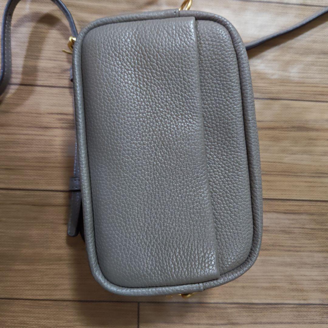 トリバーチ　ペリーボンベミニショルダー