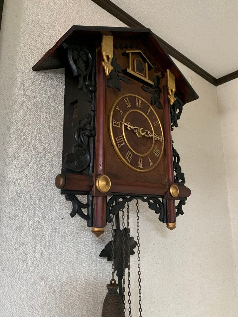 ドイツ　シュヴァルツヴァルト　鳩時計　黒い森　鳩時計