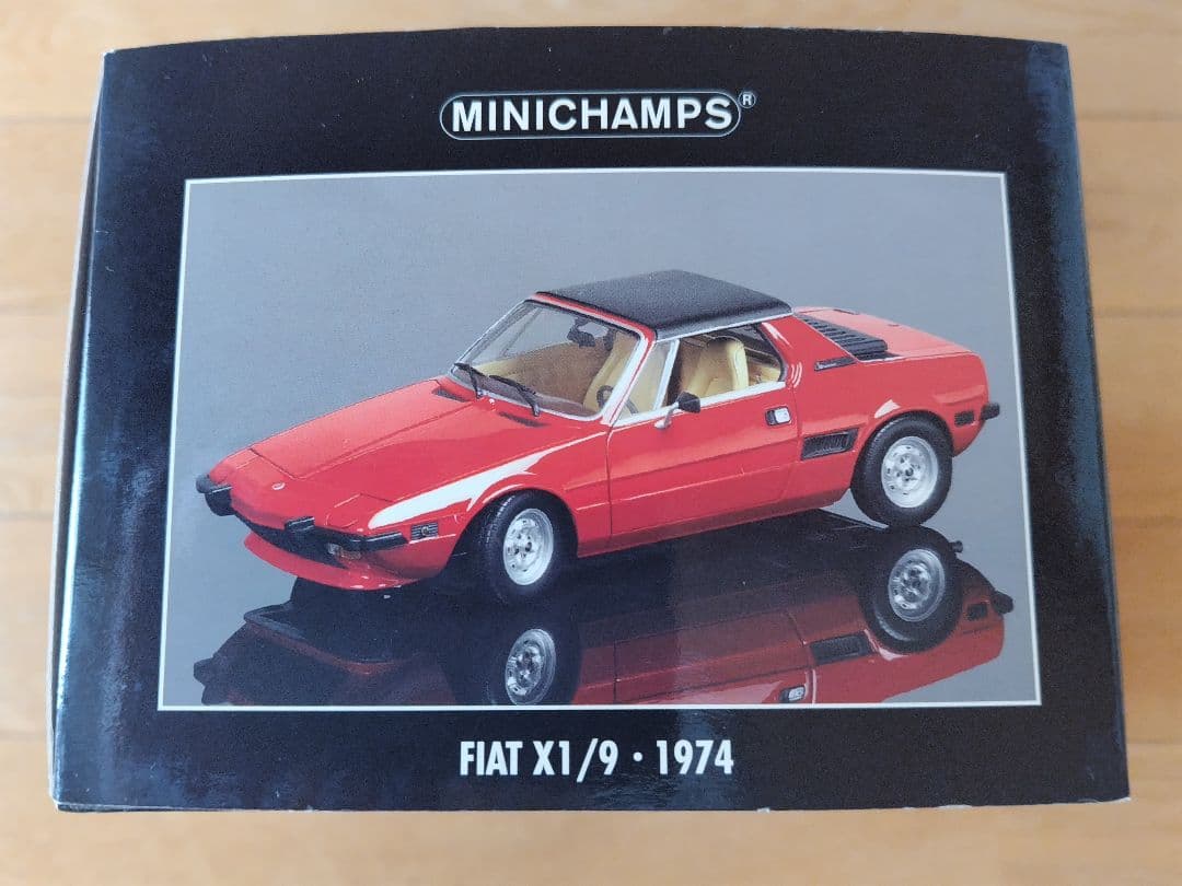 ミニチャンプス「FIAT X1/9·1974 」1:18