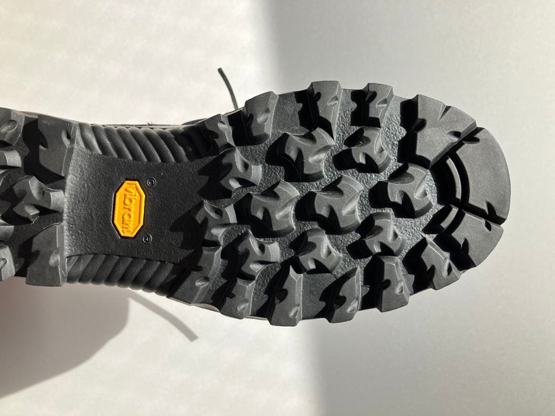 ZARA vibram デッキシューズ