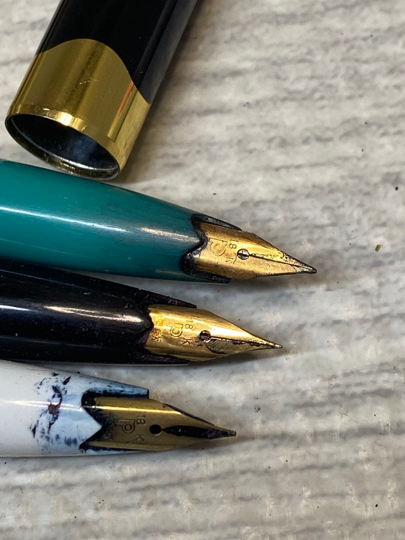 PLATINUM プラチナ 万年筆 18K ショート 金　廃盤　細字　花柄