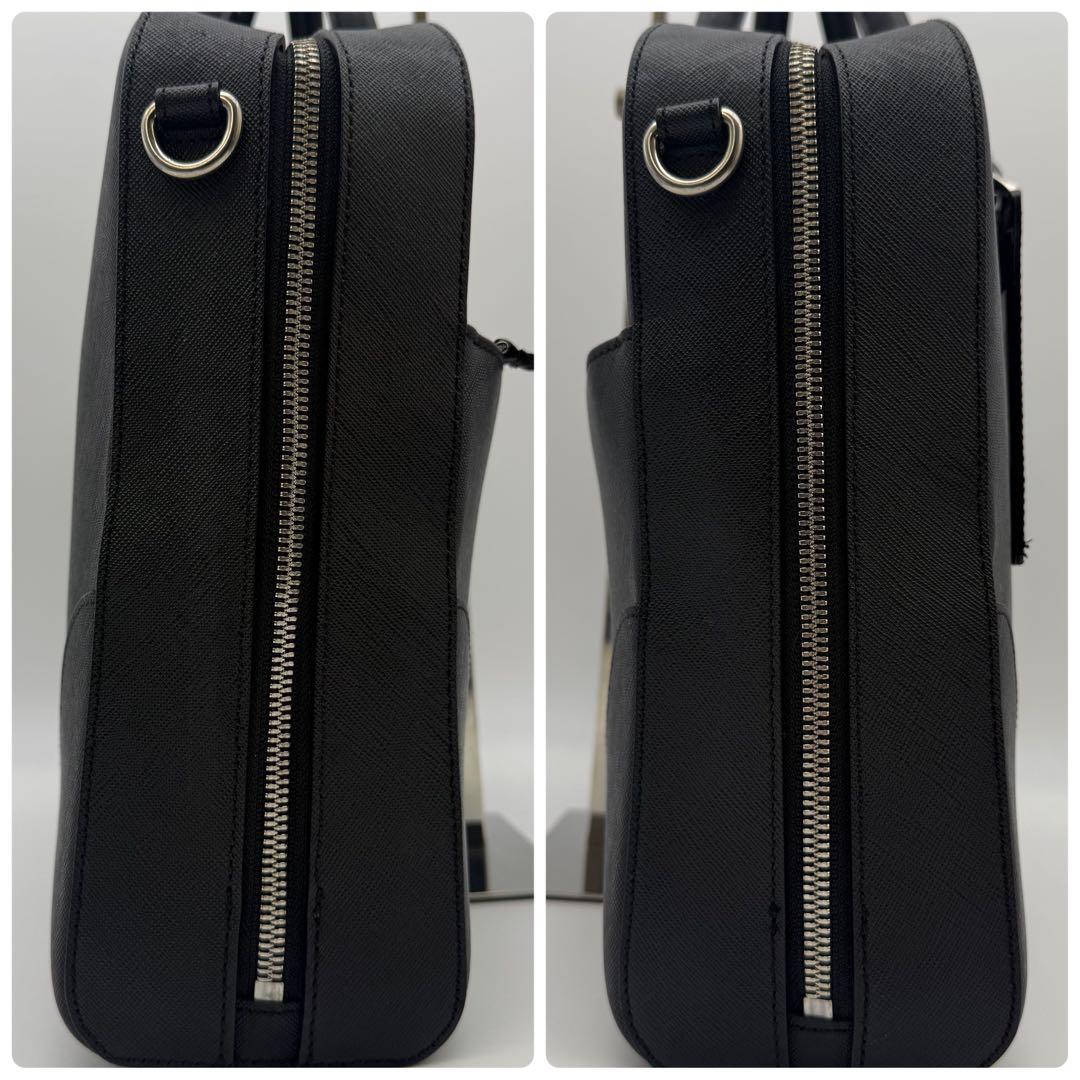 ペッレモルビダ キャピターノ ブリーフケース エンボスレザー A4 ブラック