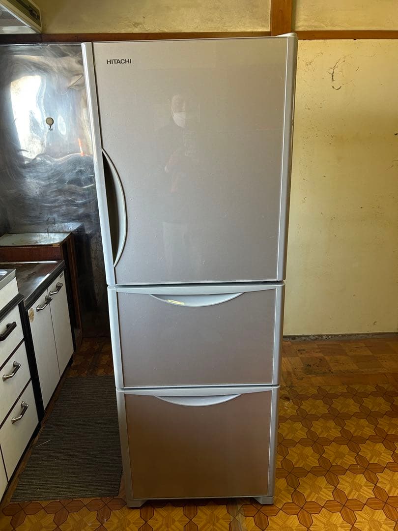 HITACHI R-S3200HV 3ドア冷蔵庫 ベージュ 様専用 HITACHI R-S3200HV 3