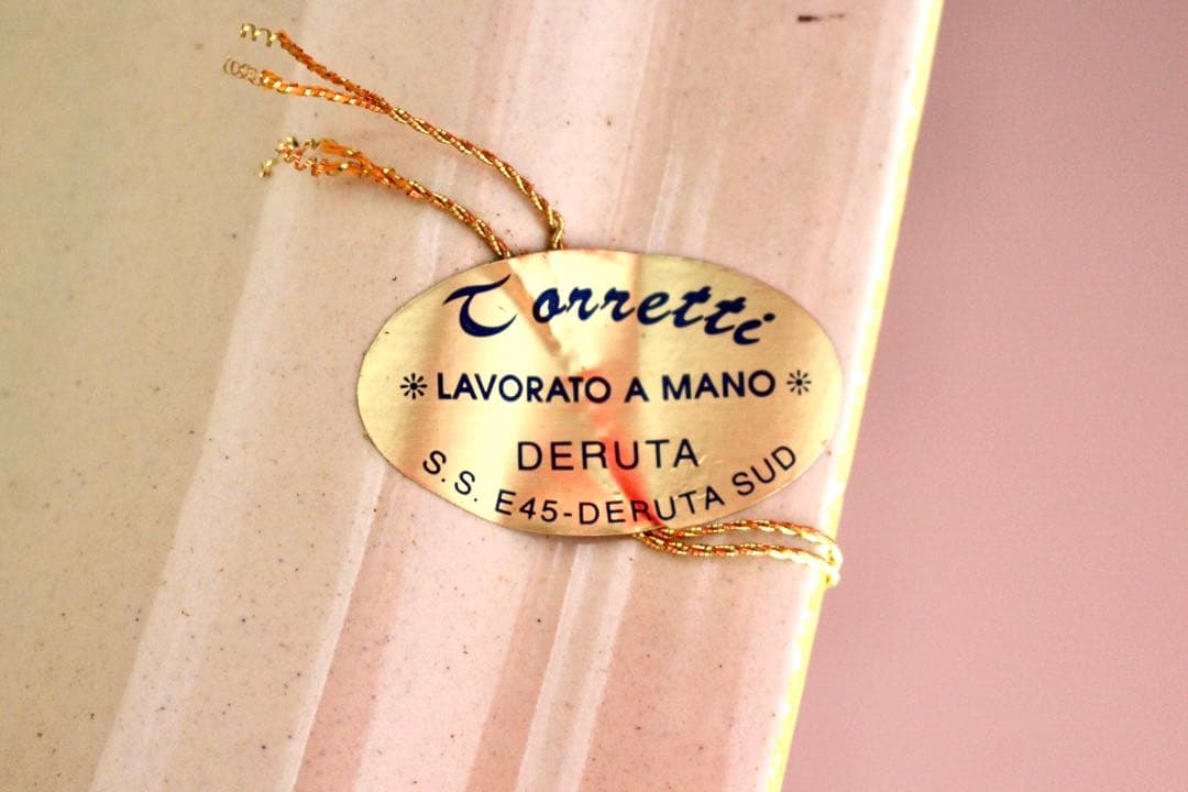 イタリア雑貨【デルータ　マヨルカ焼き　蓋付きセンターピース】