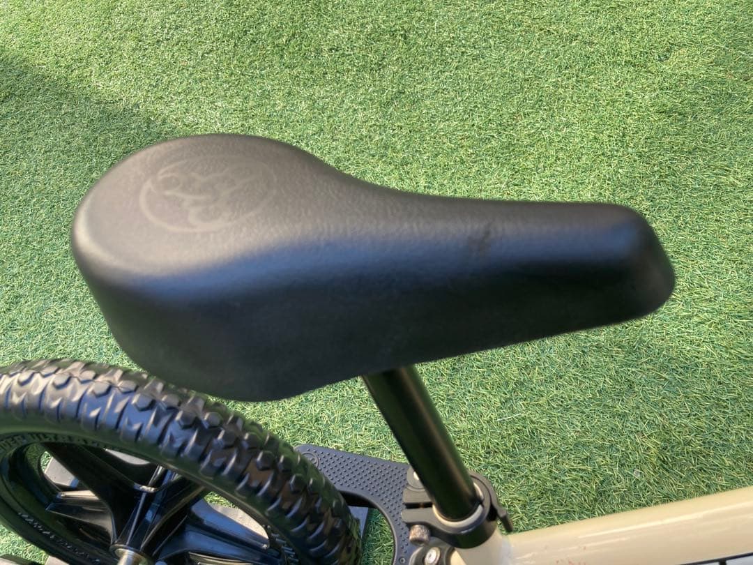 strider ストライダースポーツ ムラサキスポーツ限定アイボリータイヤ新品