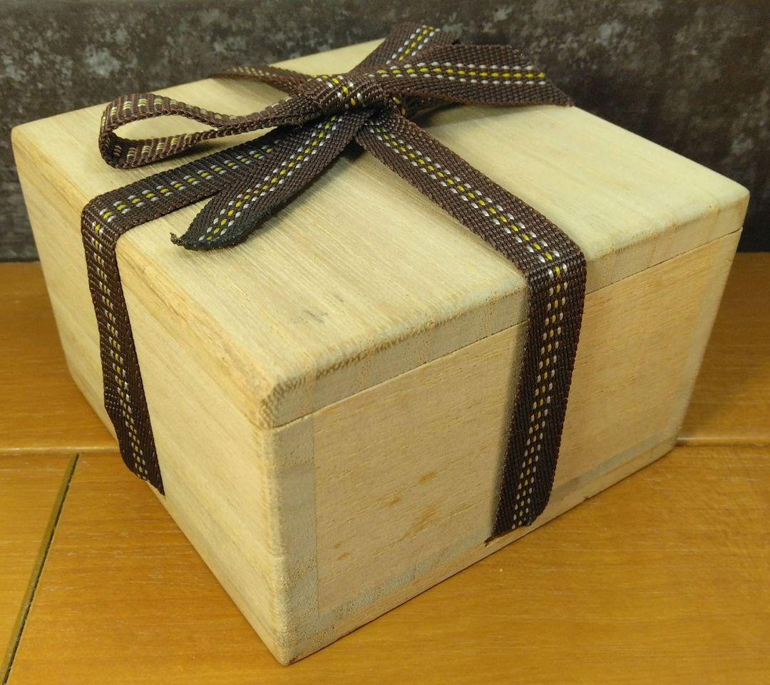 人間国宝 金城次郎 壷屋焼ぐい呑 栞 共箱 美品 大人気笑魚紋 やちむん 壺屋焼