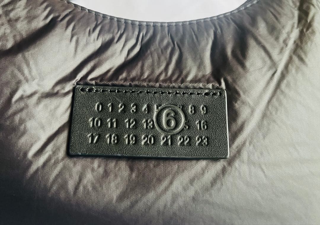 【MM6 Maison Margiela 】ホーボーショルダーバッグ