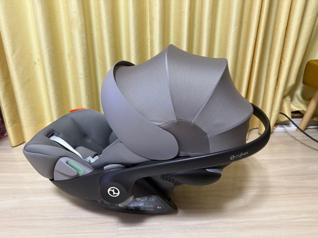 お値下げ中！ほぼ未使用【cybex】サイベックス ・クラウドG i−size