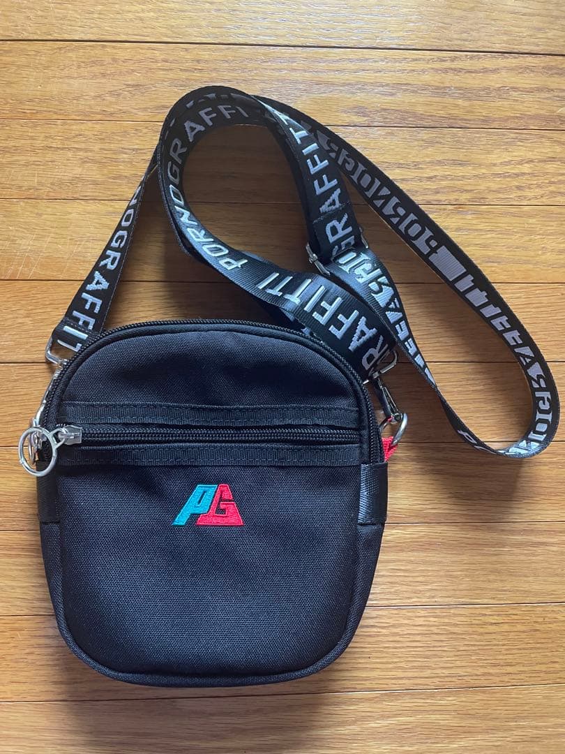 ポルノグラフィティ ショルダーポーチ ワズビル - メルカリ