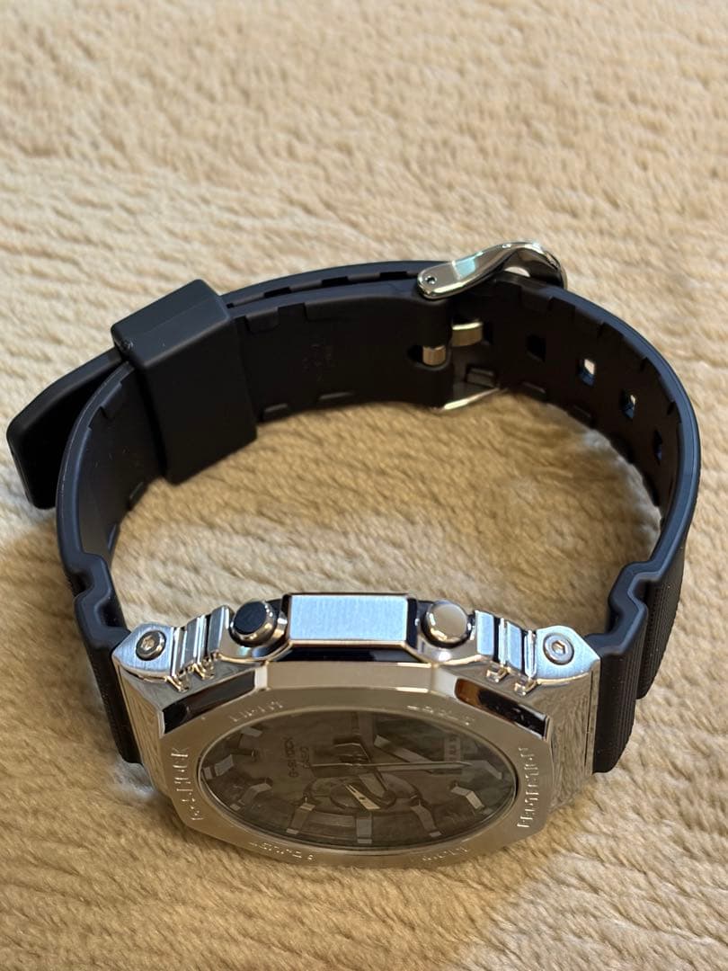 【新品同様品】GーSHOCK 2100シリーズ/GM-2100-1AJF