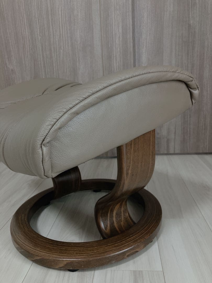 只今断捨離中☆　エコーネス ストレスレス メイフェア　オットマン‼︎