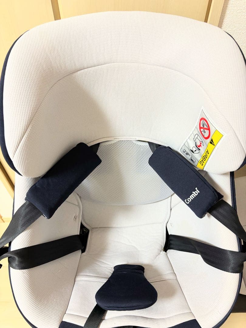 コンビ　クルムーヴ スマート Light　ISOFIX チャイルドシート