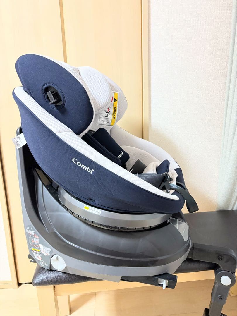 コンビ　クルムーヴ スマート Light　ISOFIX チャイルドシート