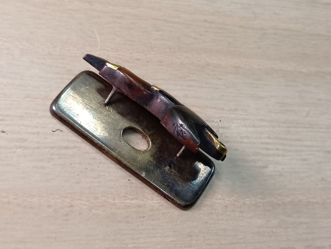 煙草入れ／超絶技巧前金具／在銘あり 一斎