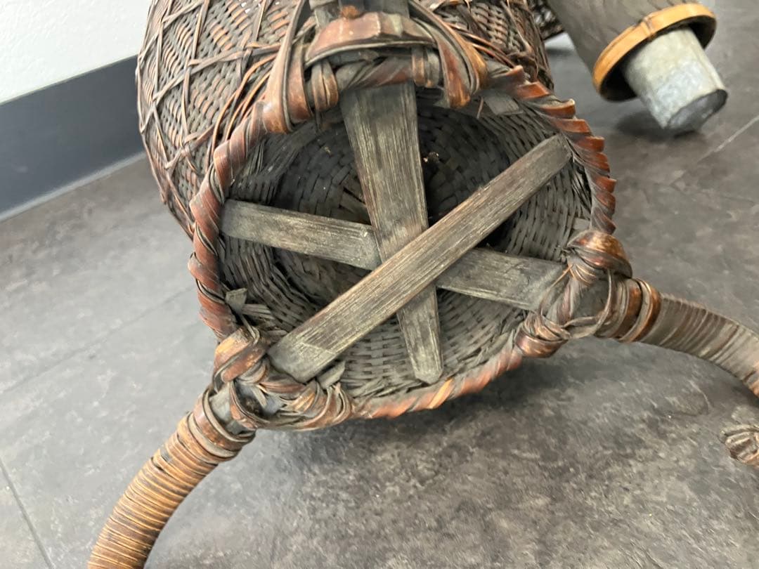 値下げ！古美術 生花 竹籠 花籠 唐物 花器 三足 古道具 籐