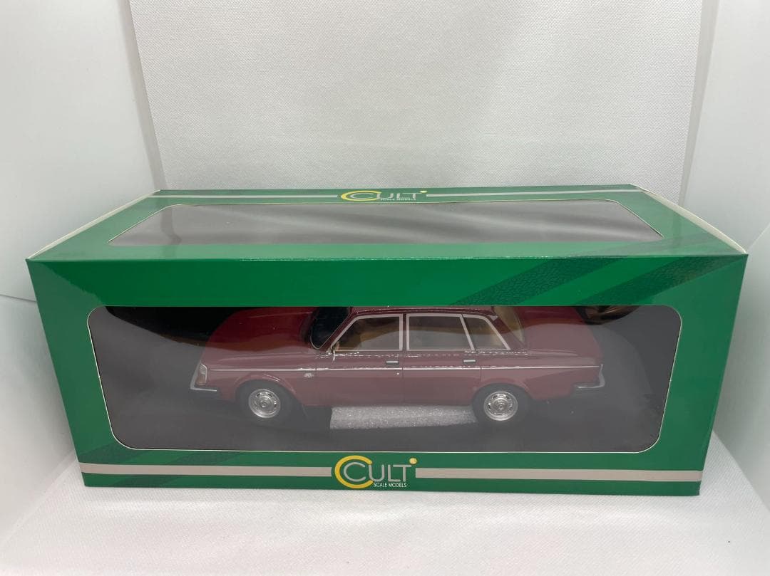 104-048 Cult 1/18 ボルボ 244DL red 1975