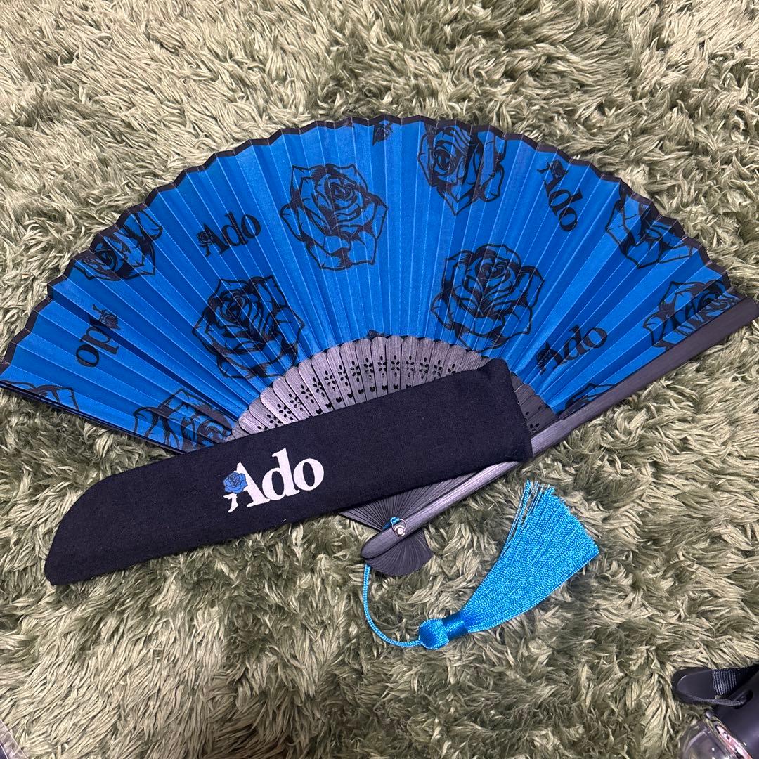 Adoペンライト 扇子 VIP席特典バッジ 3点セット！ - メルカリ