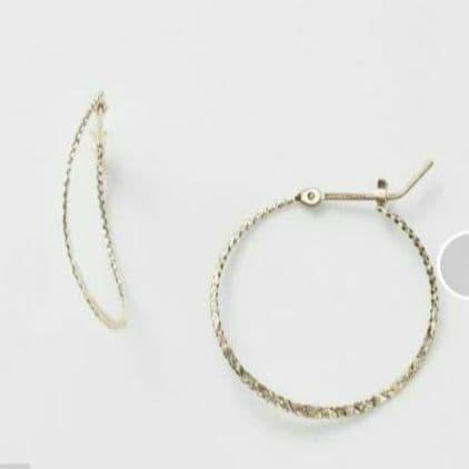 完売品　agete　アガット 10k　ひねりフープピアス　2.4cm