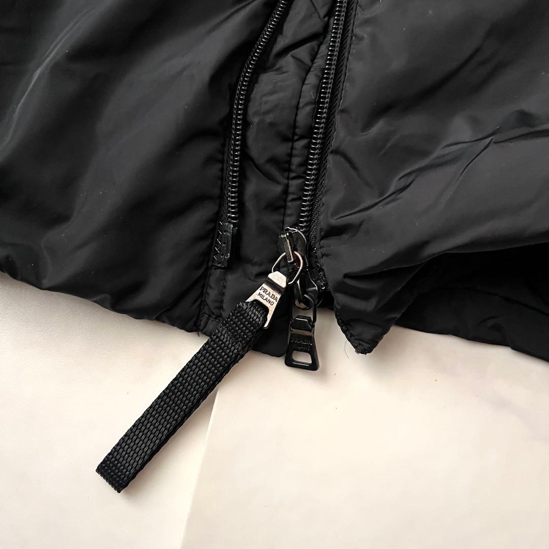 美品 PRADA SPORTS ナイロン 中綿ジャケット ラバーロゴ 黒 44 - メルカリ
