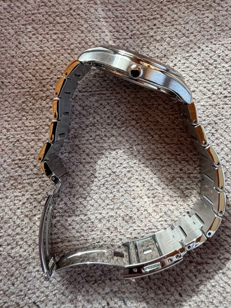 美品　セイコー腕時計　セイコーソーラー腕時計　SBPX147