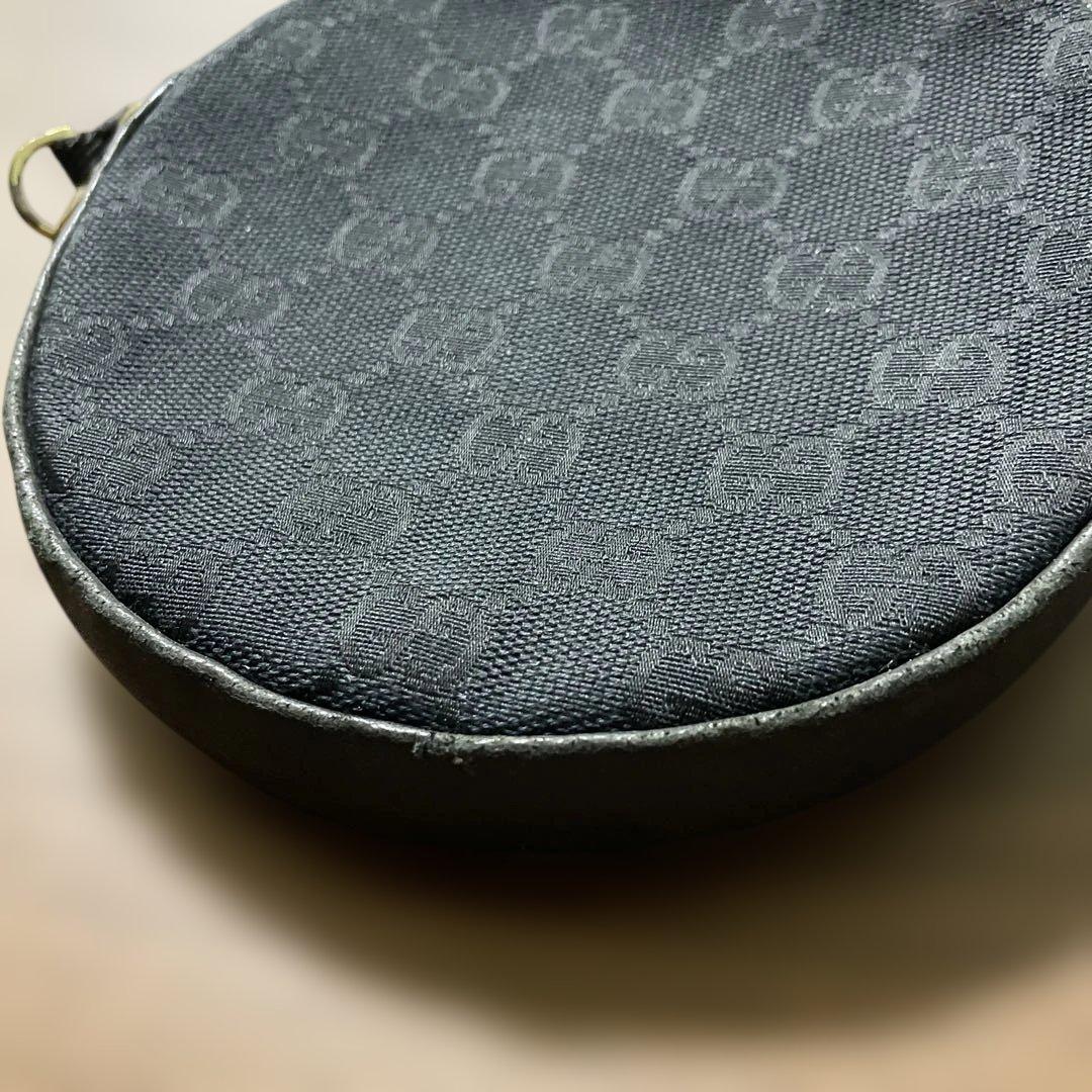 GUCCI ブラック ラウンドショルダーバッグ　GGロゴ