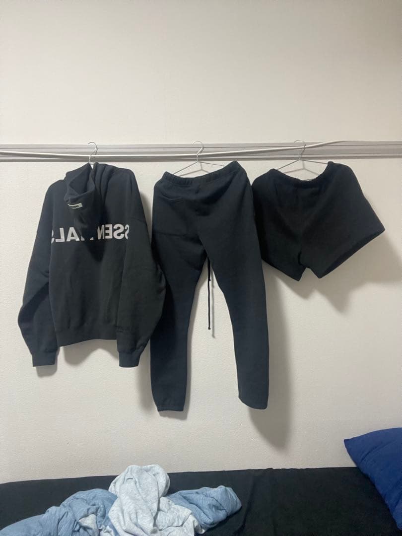 エッセンシャルズセットアップとハーフパンツ セントマイケル靴下　サイズは下に！