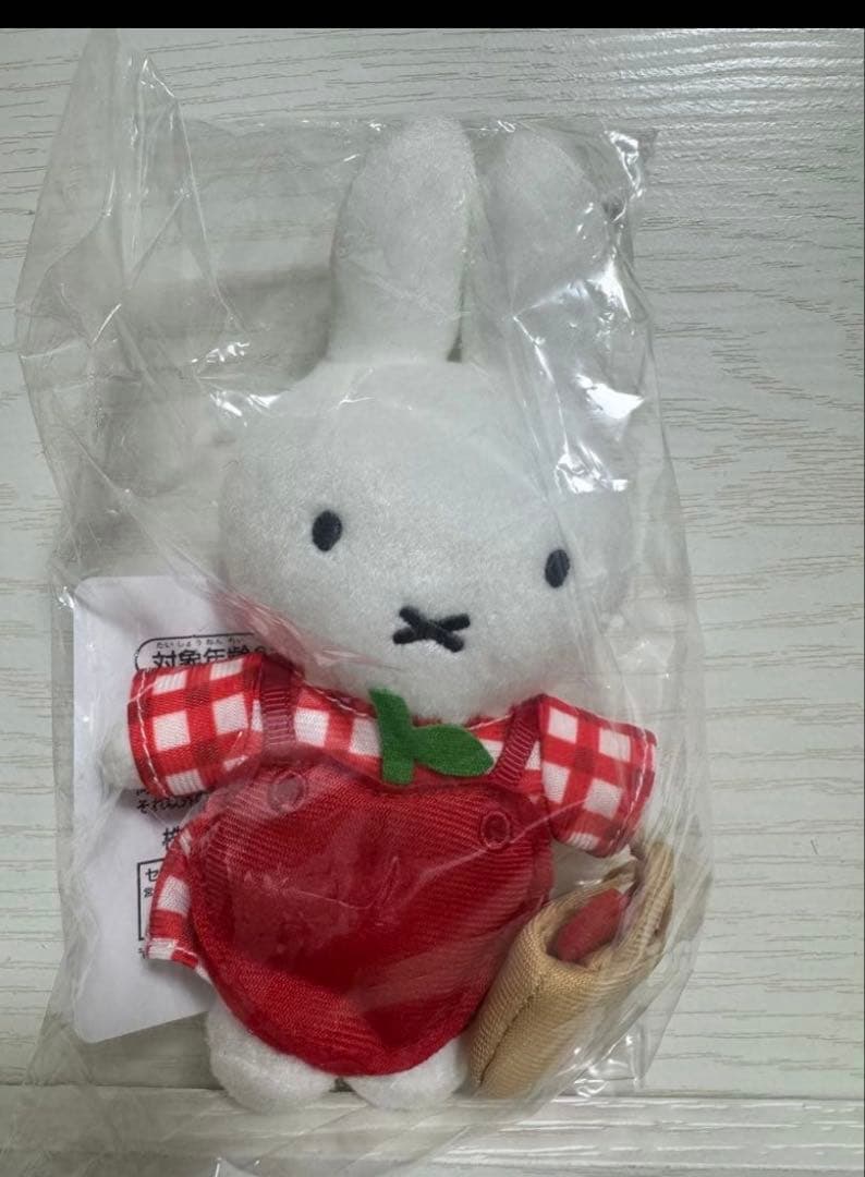 ミッフィーzakkaフェスタ リンゴエプロンマスコット - メルカリ