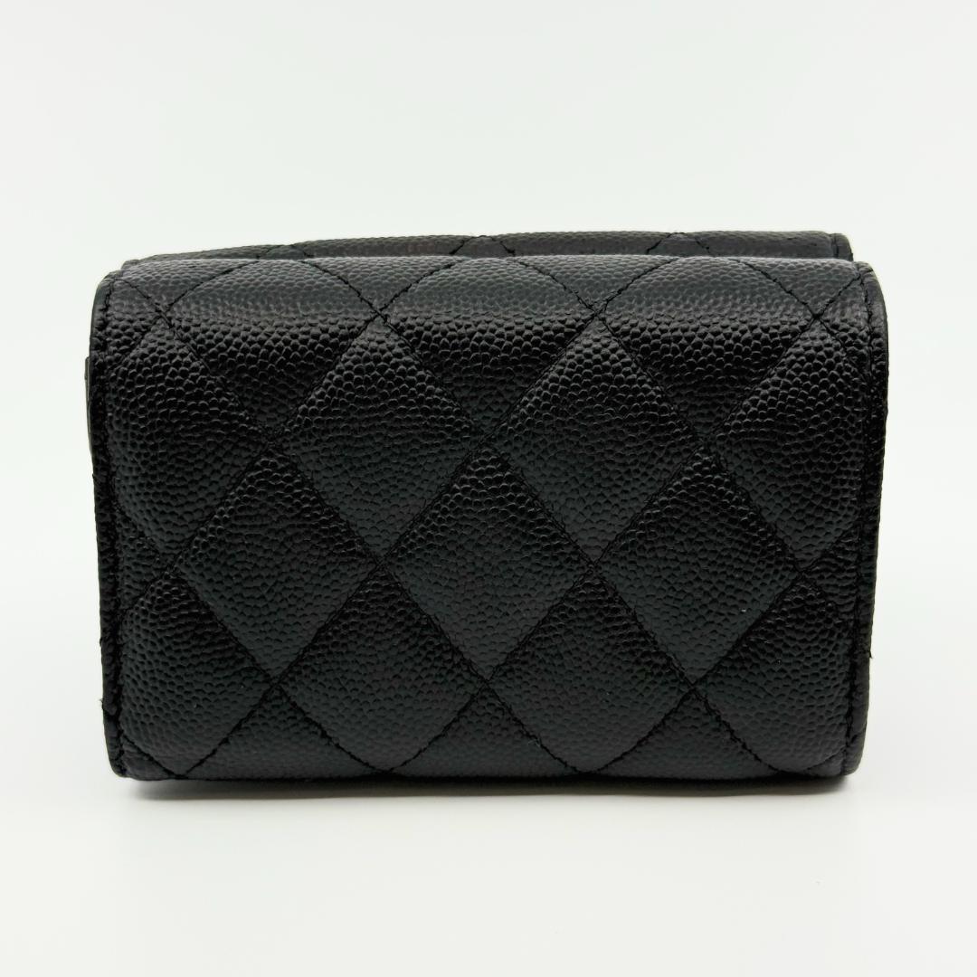 CHANEL 　シャネル　　三つ折り財布　キャビアスキン