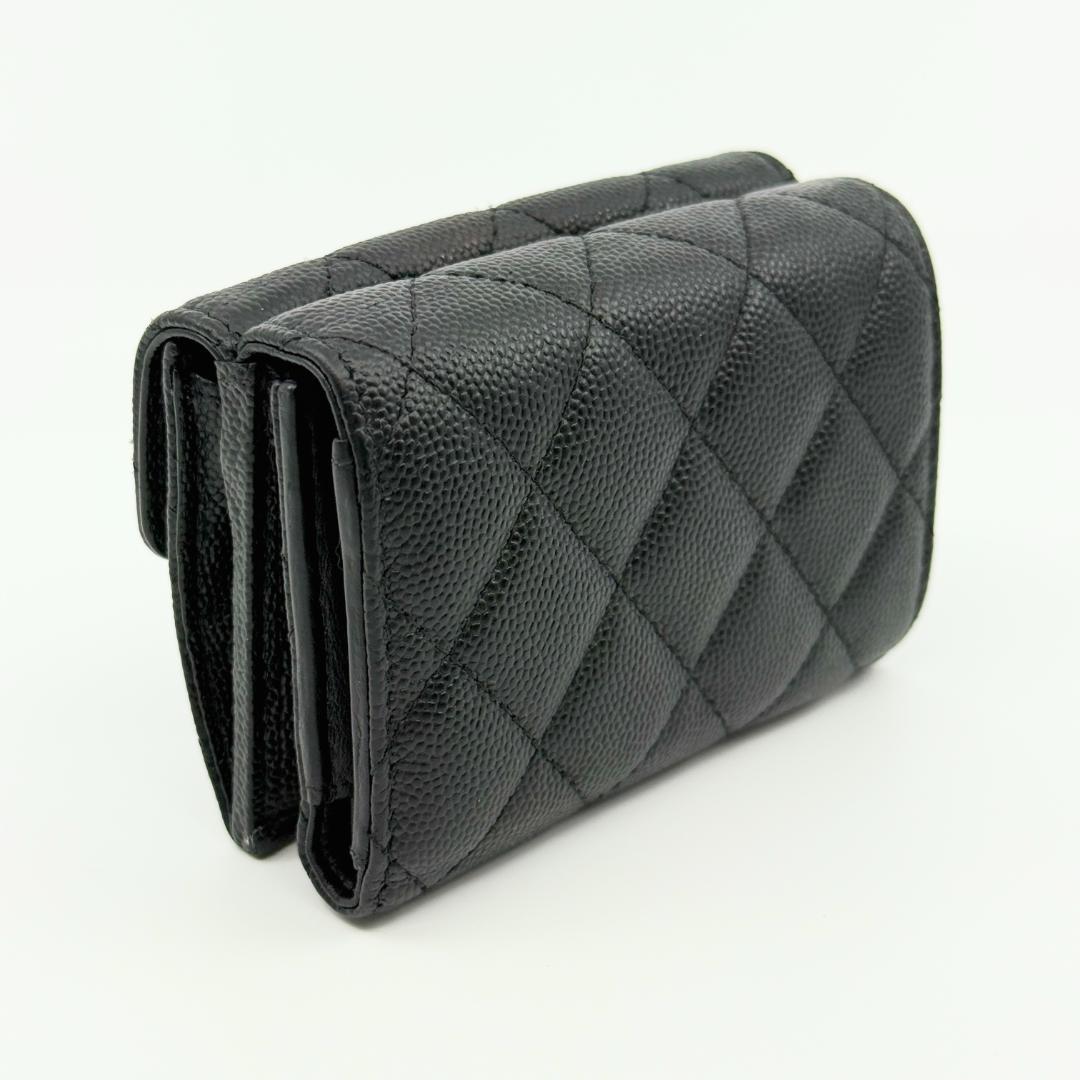 CHANEL 　シャネル　　三つ折り財布　キャビアスキン