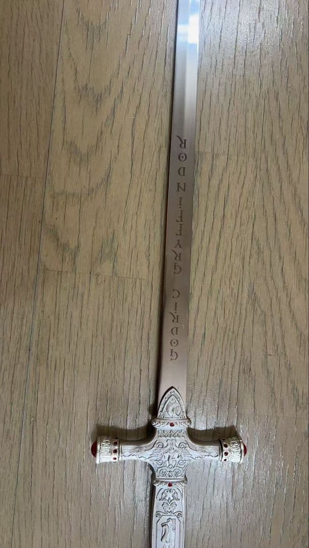 ハリー・ポッター レプリカ グッズグリフィンドールのグッズ銀色 付属プレート付き