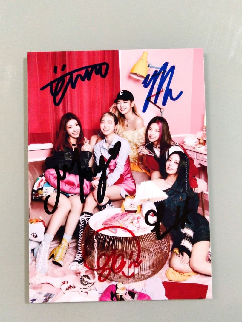 ITZY クッションカバーイェジリアリュジンチェリョンユナ