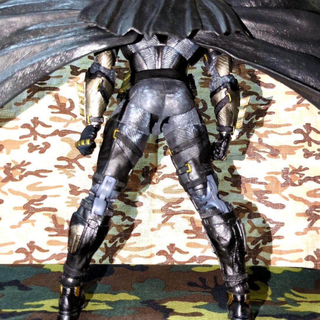PLAY ARTS改／BATMAN•中古開封品【タクティカルスーツver】