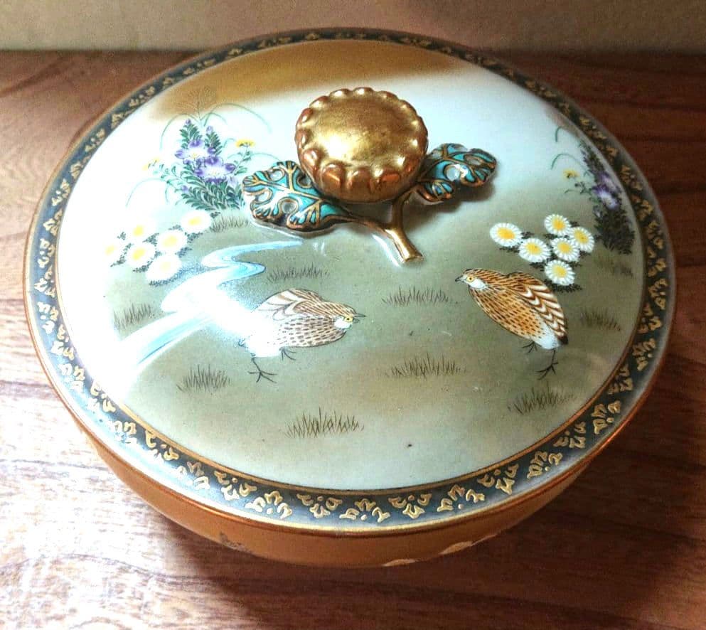 九谷焼蓋付き菓子鉢