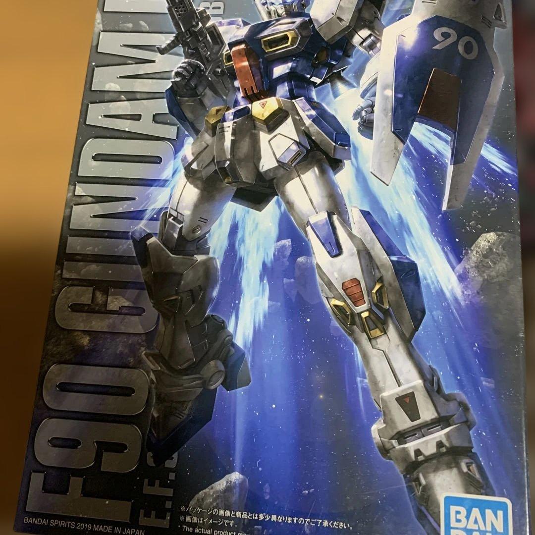 ガンプラキットセットと LEDユニット（中国製）　計6箱