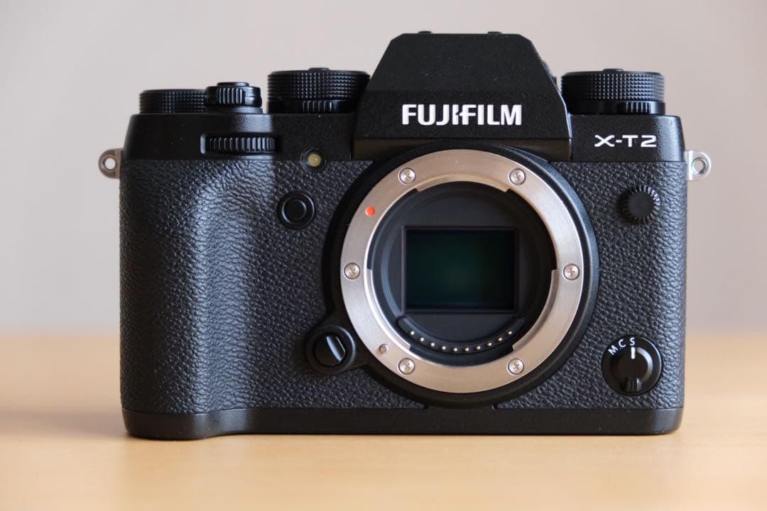 FUJIFILM X-T2ボディ(ブラック) ミラーレスデジタルカメラ カメラ