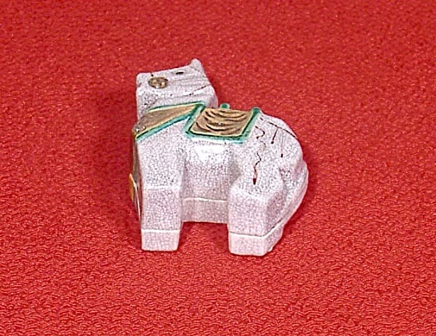 京焼・清水焼　東山窯　宮永東山（初代）作　三春駒　香合　共布箱　無傷　保証。