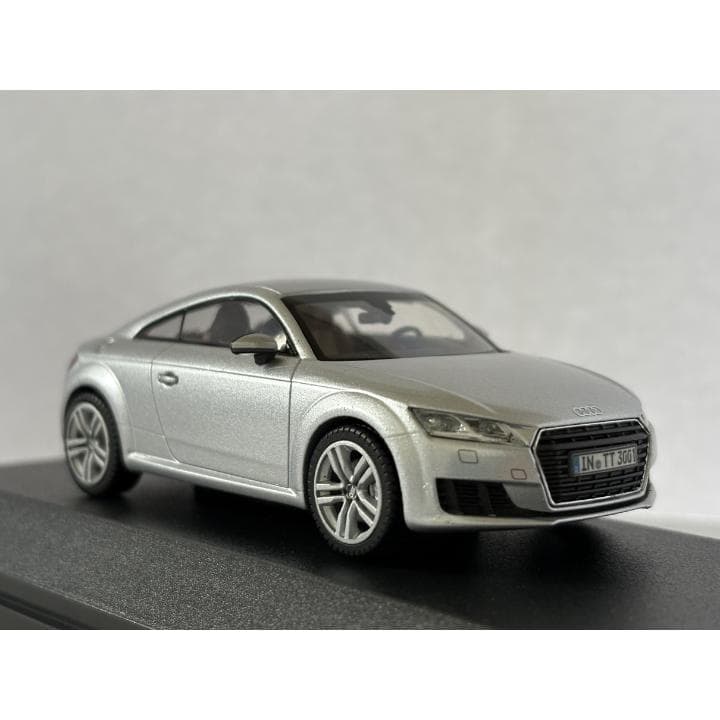 【新品】Audi TT Coupé ミニカー シルバー 1:43