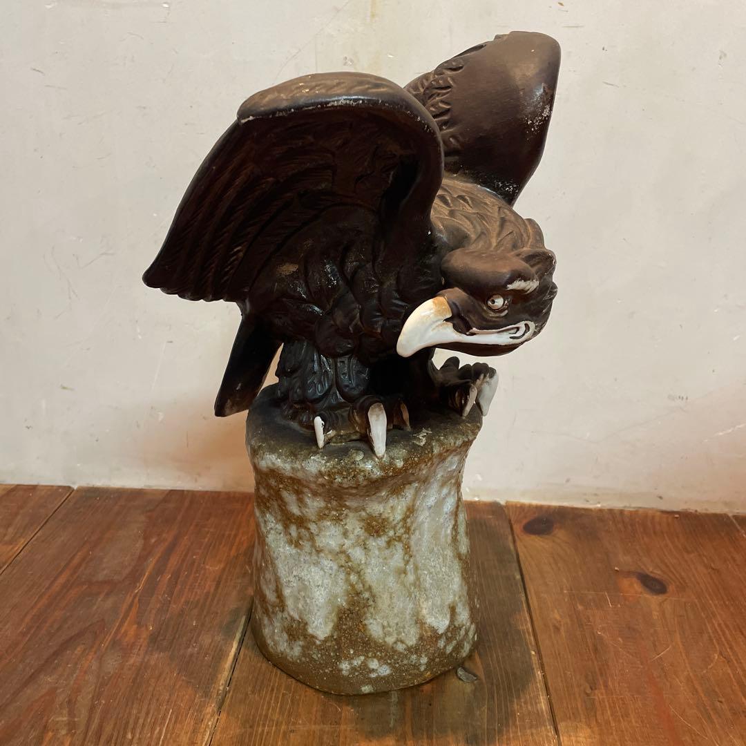 美品　焼物　陶器　鷹置物　タカ　陶像　オブジェ　工芸品　縁起物